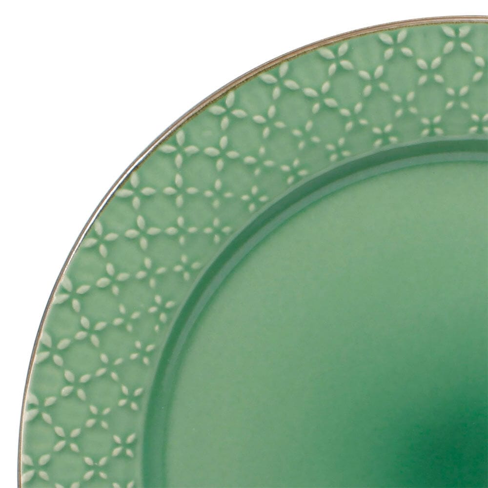 A beautiful setting featuring the 15-ounce mug from the dinnerware set, ideal for serving coffee or tea.