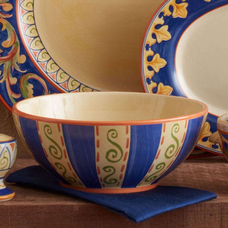 Lunas vegetable bowl displayed with colorful vegetables, ideal for parties.