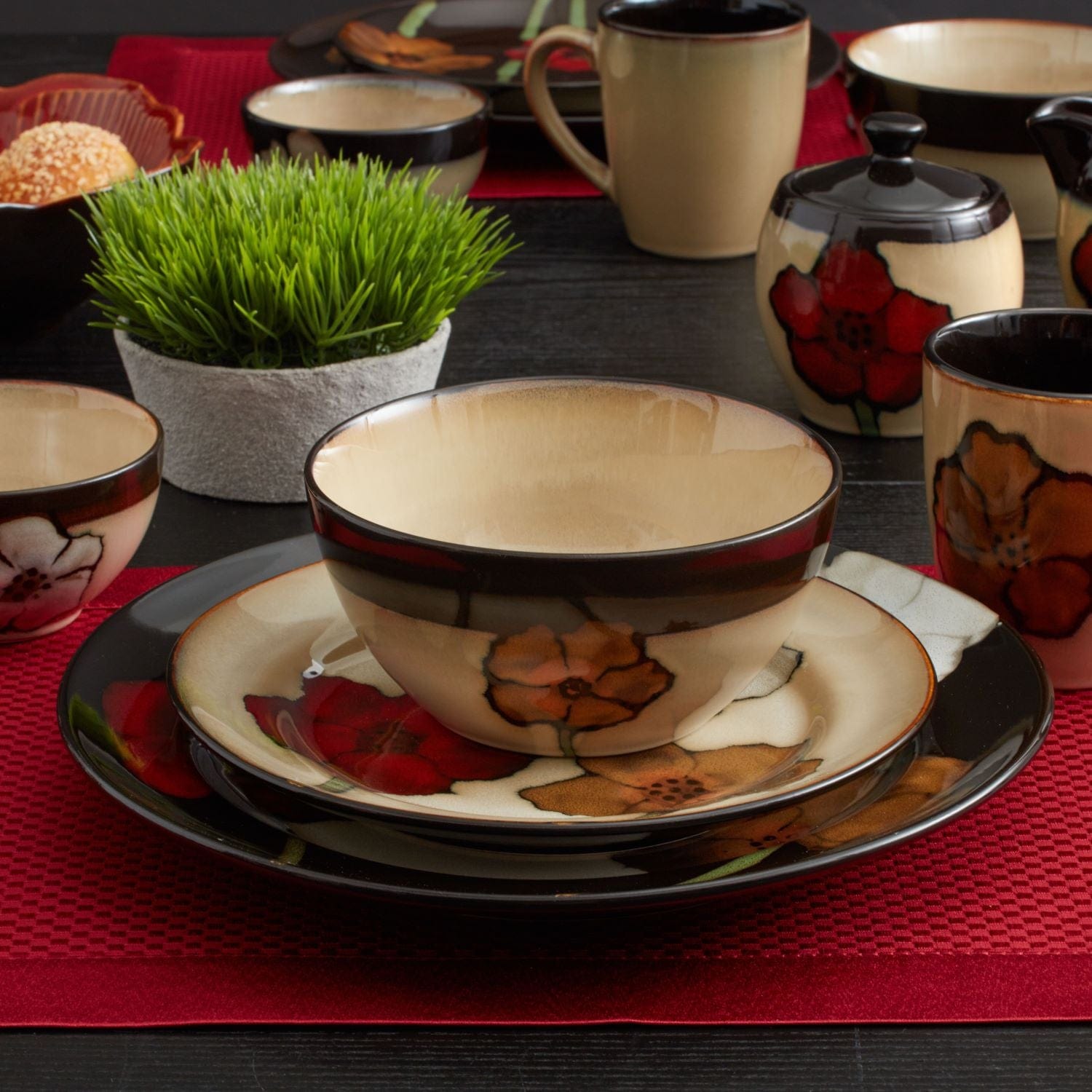 Dishwasher-safe stoneware dinnerware set for family gatherings