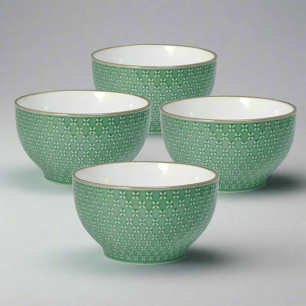 Elegant green stoneware soup bowl featuring a stylish design, perfect for cereals and soups.