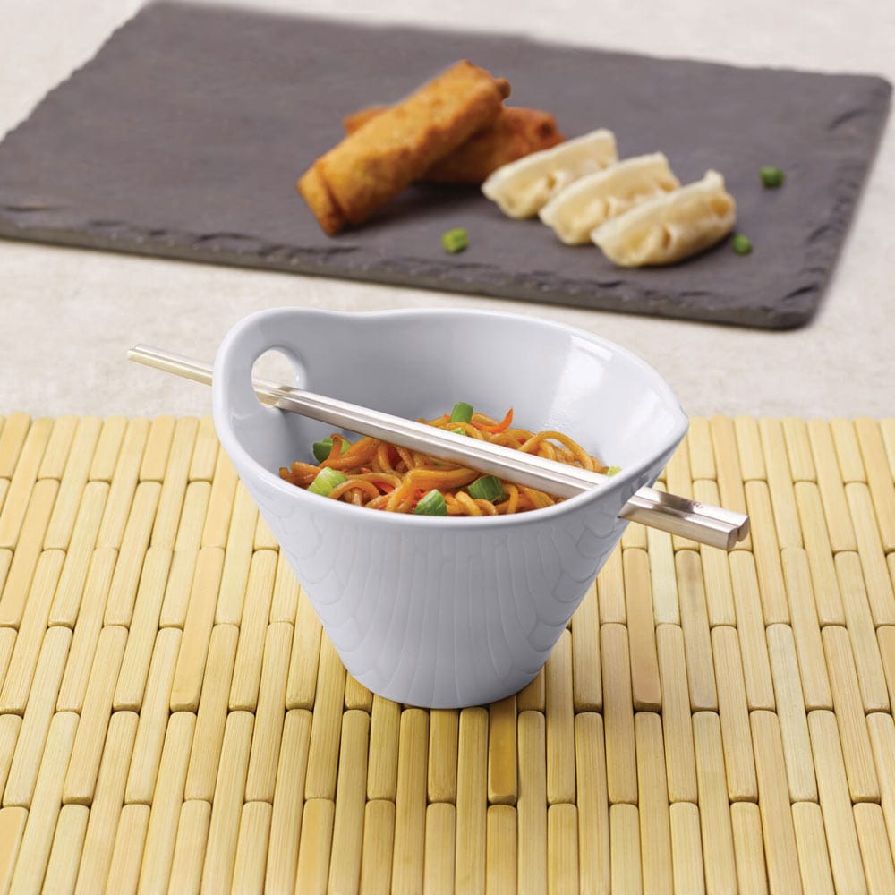 Lifestyle shot of the noodle bowl set being used to serve delicious ramen.