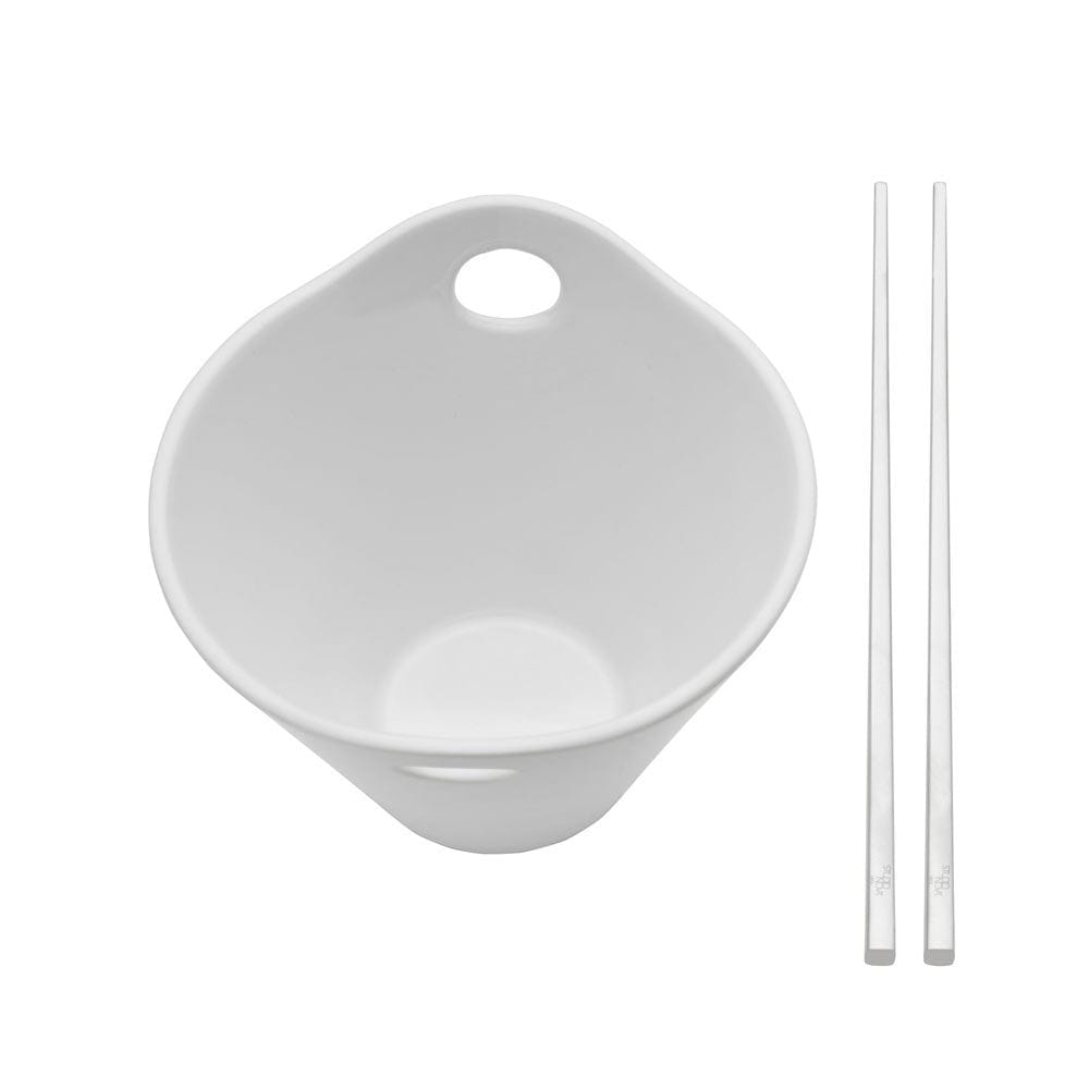 Lifestyle shot of the noodle bowl set being used to serve delicious ramen.