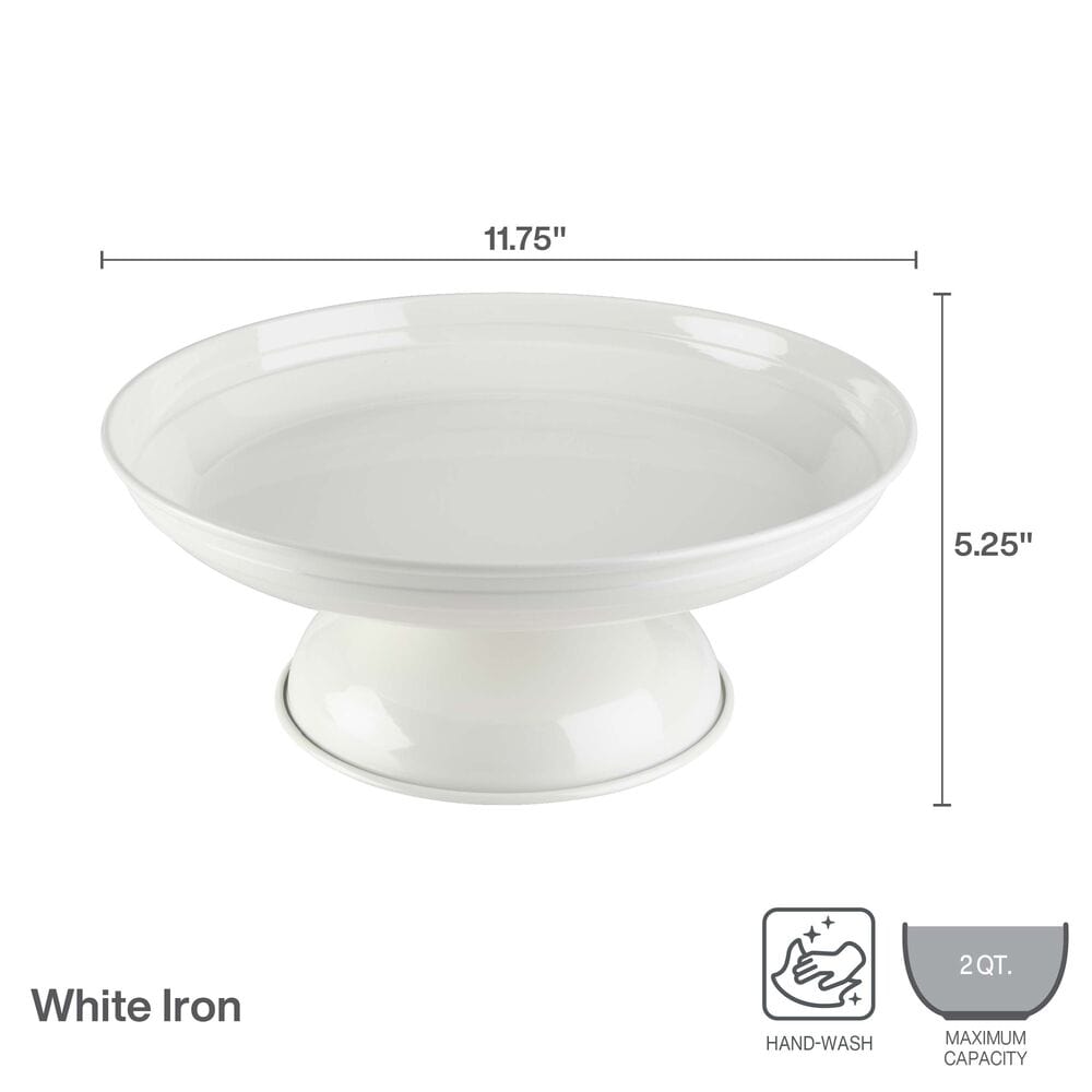 Elegant dessert presentation in a sturdy pedestal bowl