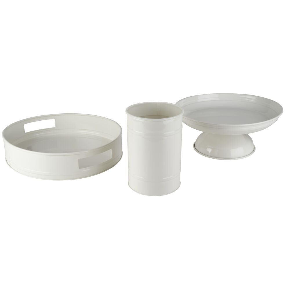 Elegant dessert presentation in a sturdy pedestal bowl