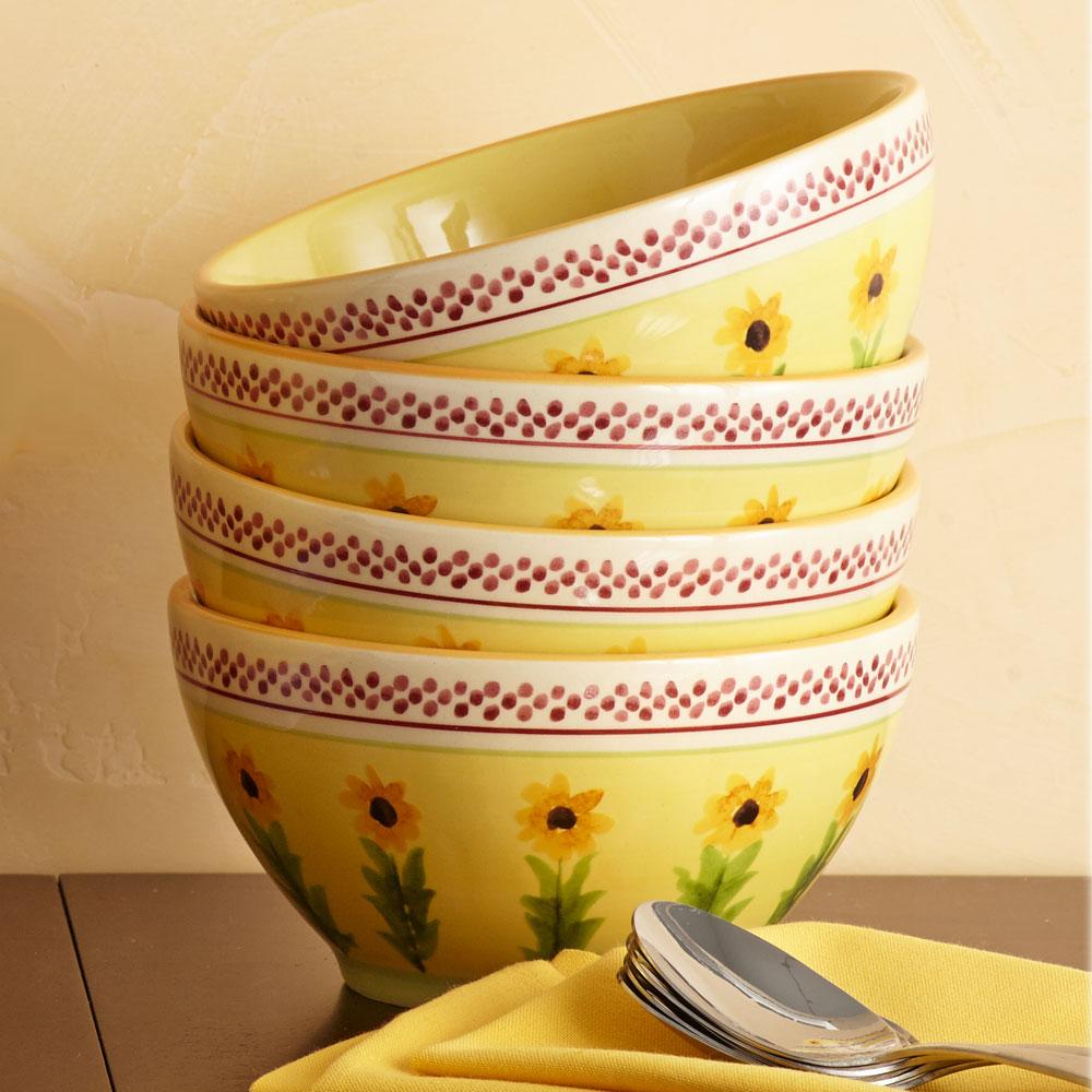 Pistoulet deep soup bowl set showcasing a vibrant salad inside