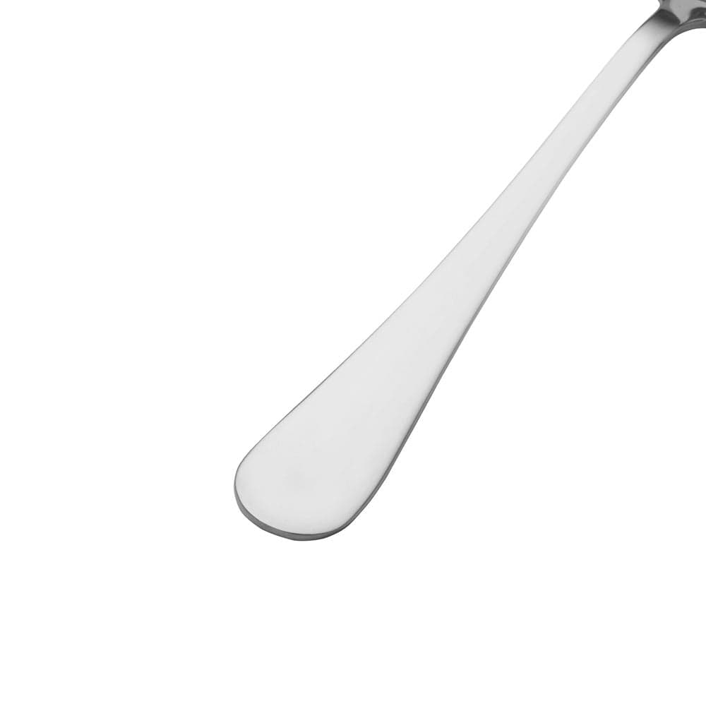 Close-up of the teardrop handle of the Elegance flatware set, highlighting its quality craftsmanship and shine.